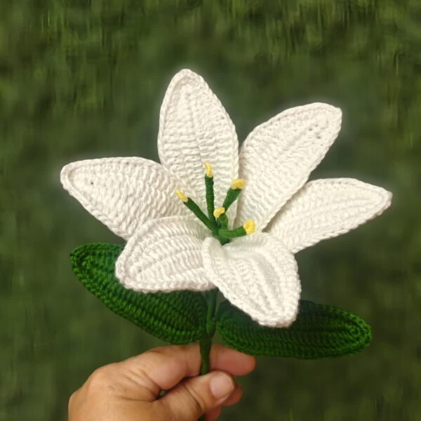 Handmade Crochet Lily – White Single Stem with Leaves