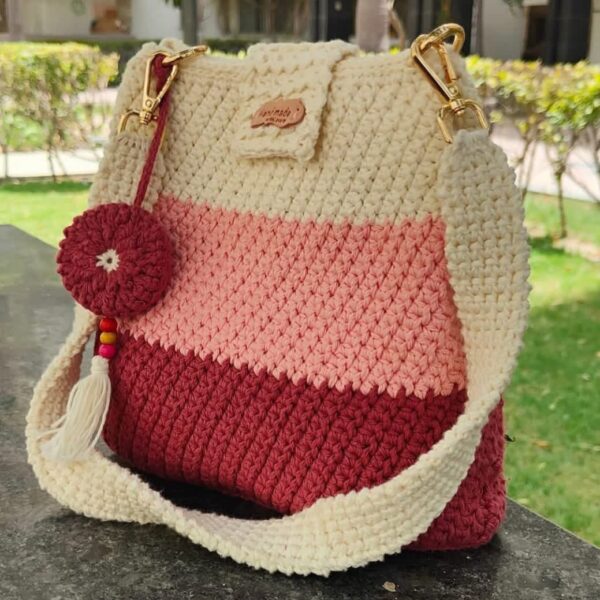 Elegant Trio-Tone Crochet Handbag – White, Pink & Maroon